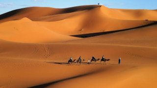 Marrocos com Cidade Azul e Pernoite no Deserto do Saara